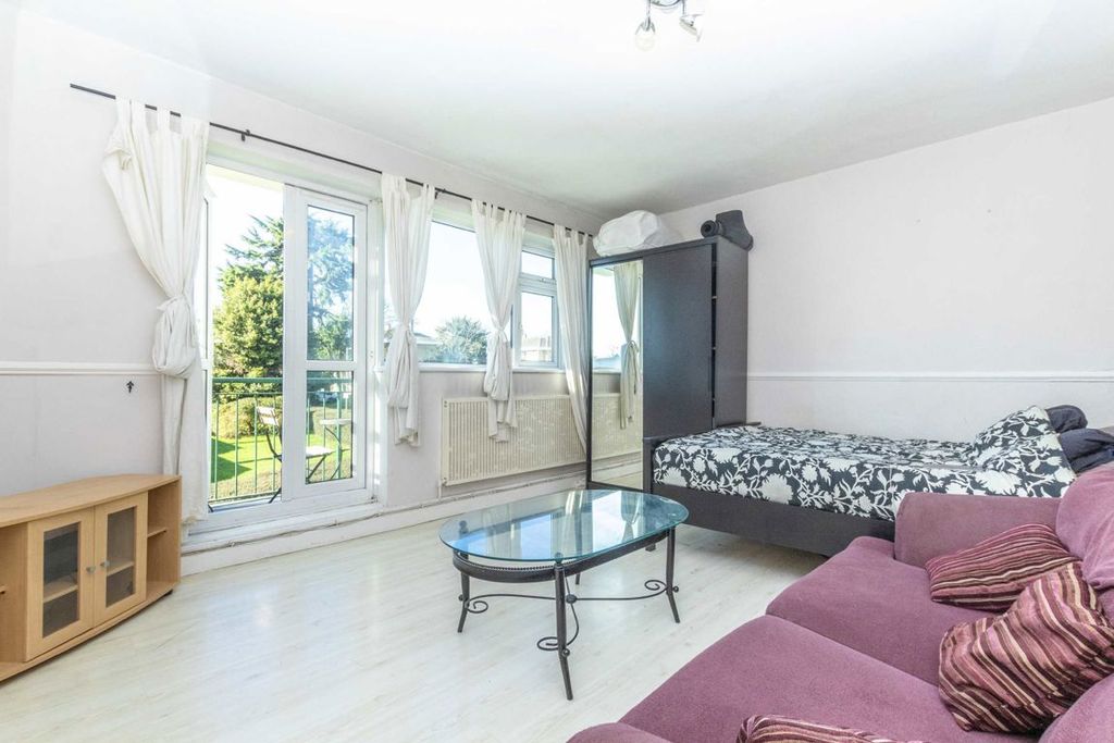Property photo 2 of 4