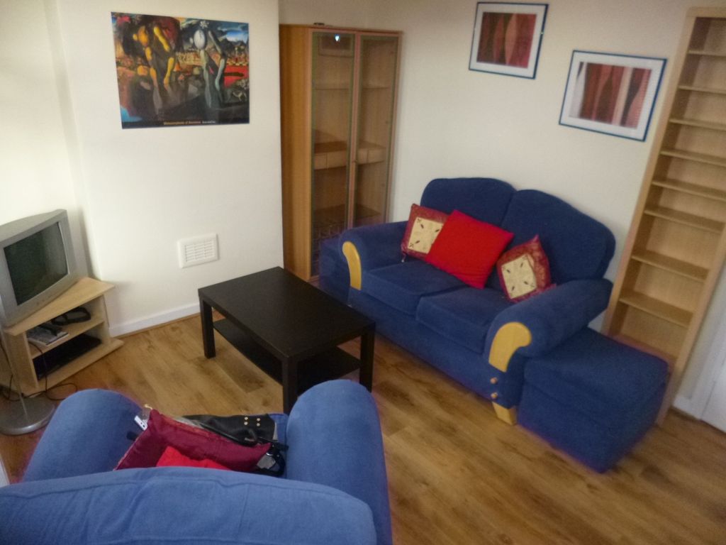 Property photo 2 of 7 (Main)
