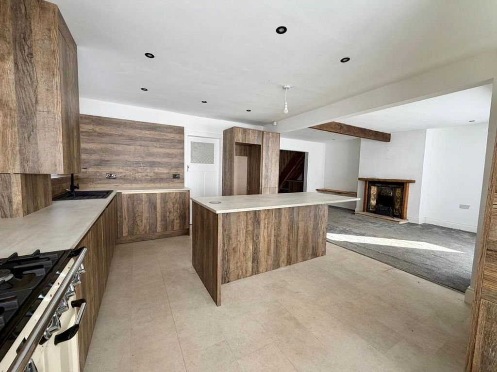 Property photo 2 of 13 Kitchen