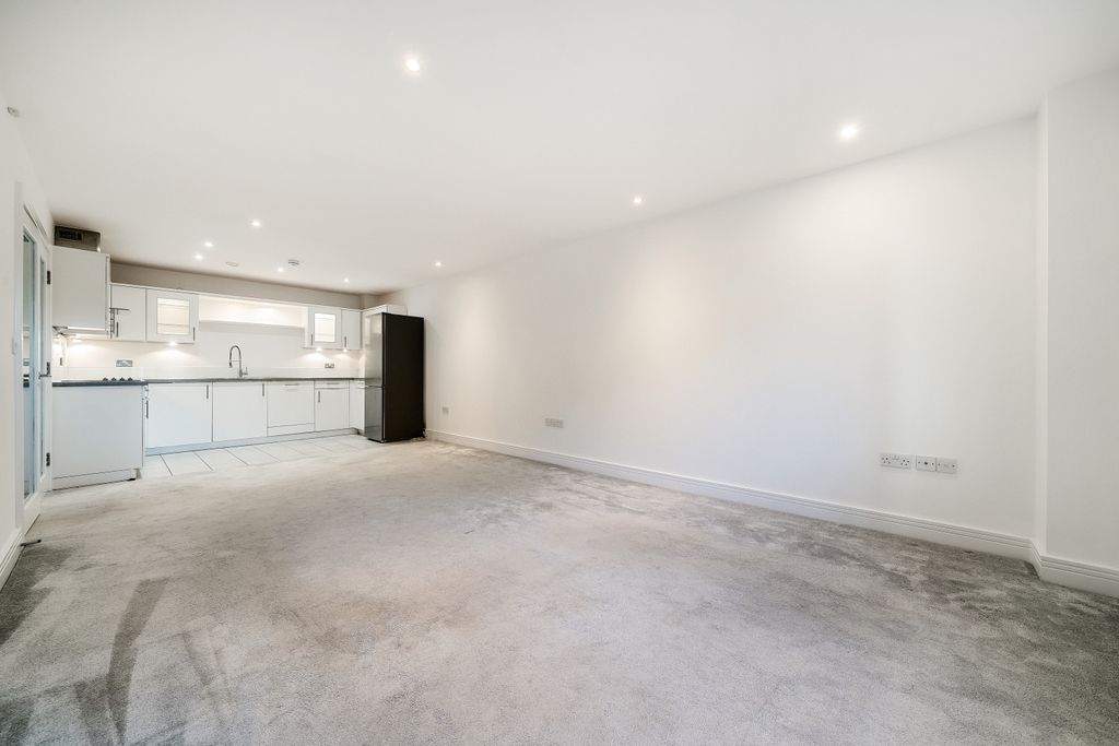 Property photo 1 of 9 1059066 (3)