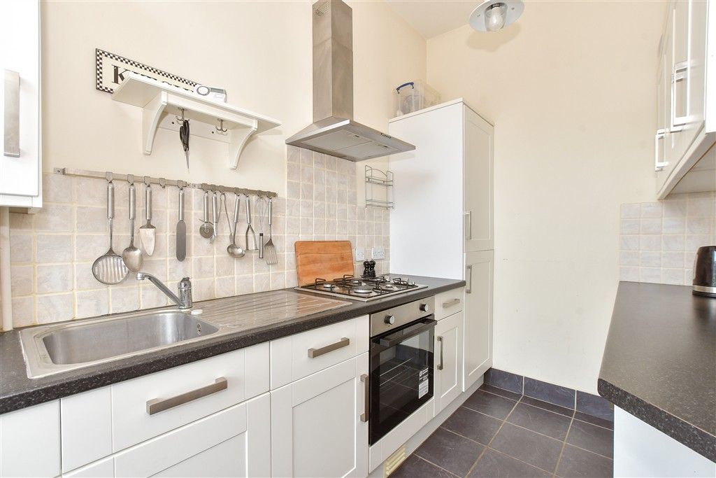 Property photo 3 of 9 Kitchen