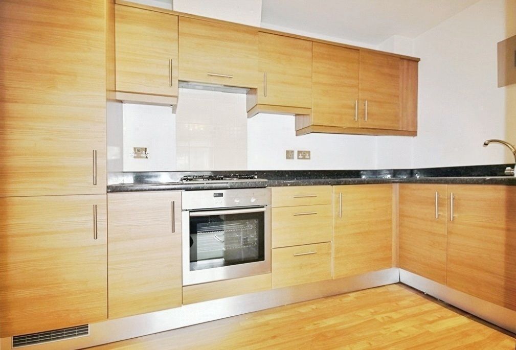 Property photo 3 of 9 Kitchen