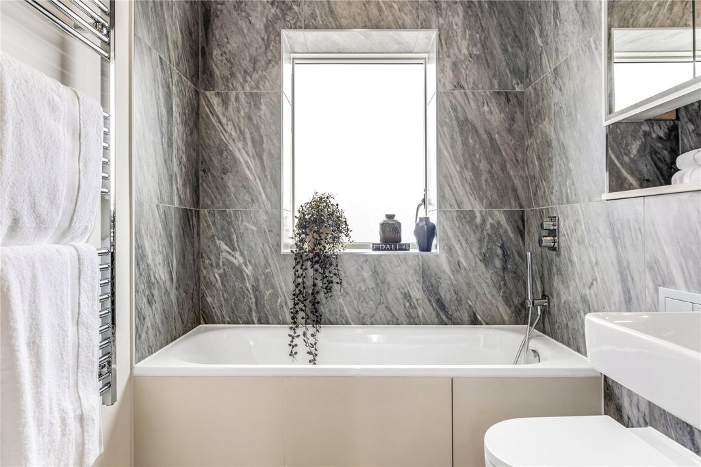 Property photo 3 of 9 Picture No. 04