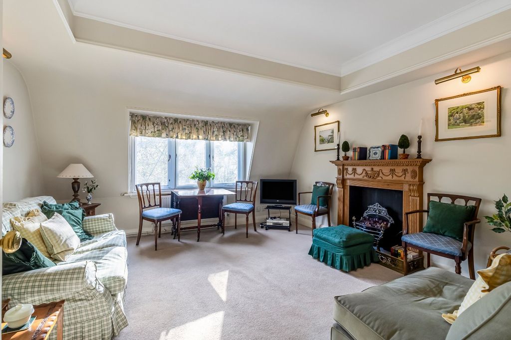 Property photo 2 of 12 Picture 2