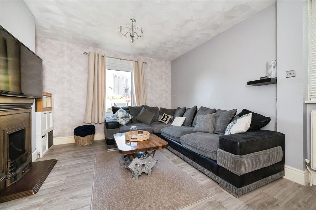 Property photo 2 of 14 Picture No. 13