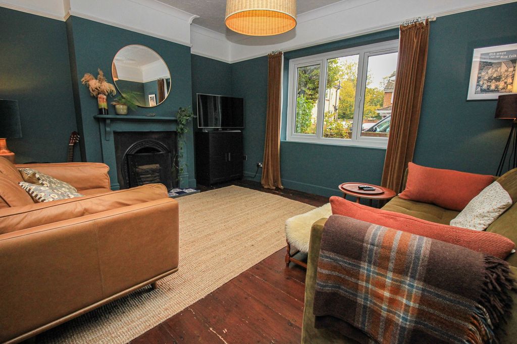 Property photo 2 of 23