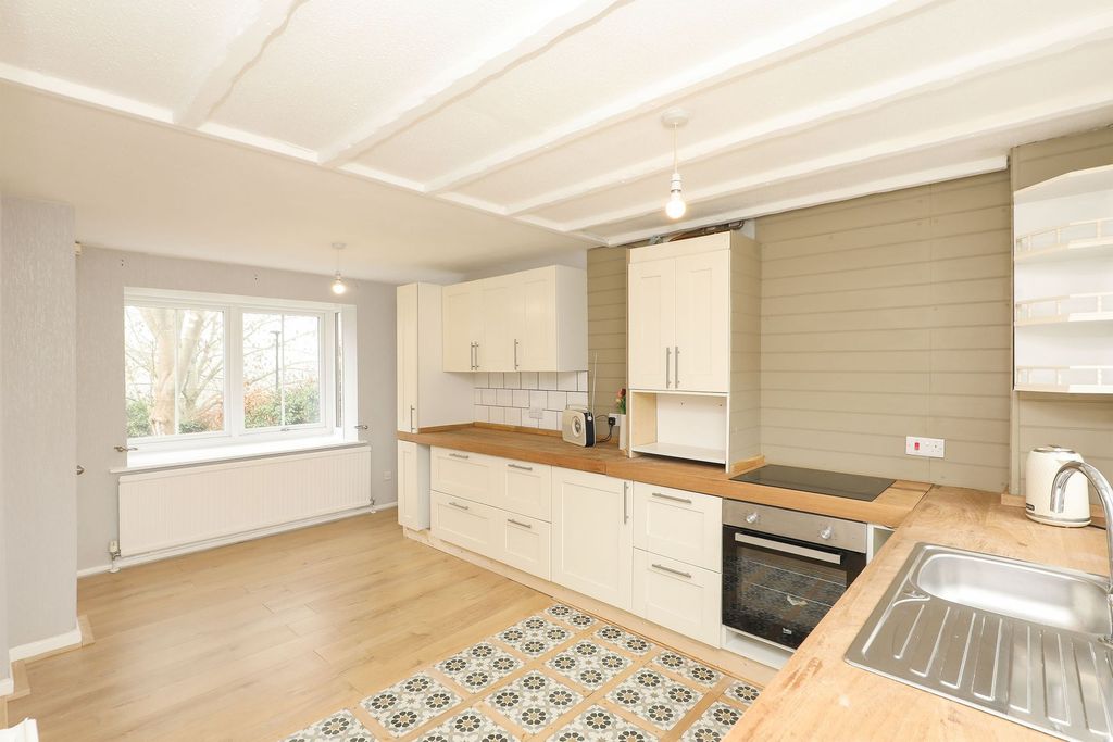 Property photo 2 of 26