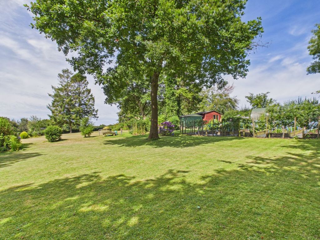 Property photo 3 of 44