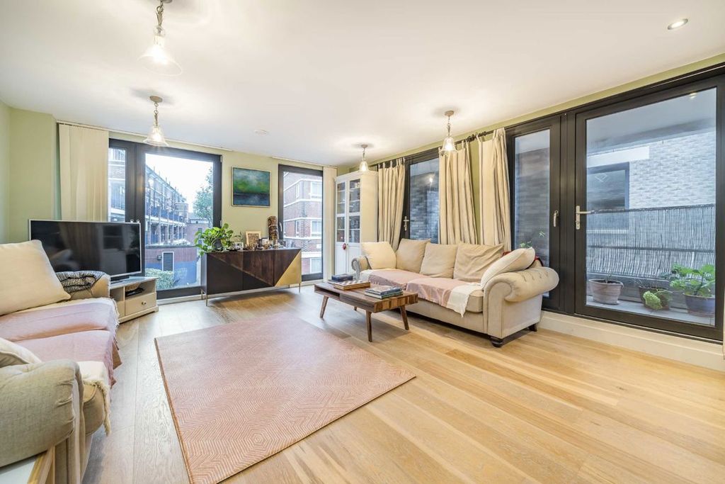 Property photo 3 of 11