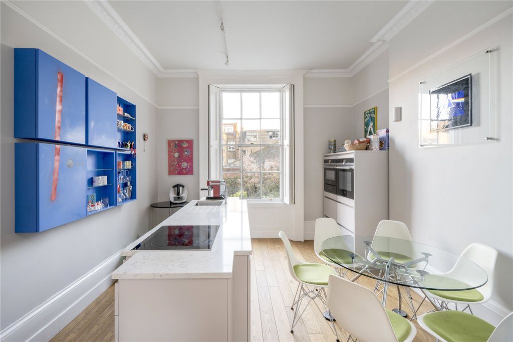 Property photo 2 of 8 Picture No. 19