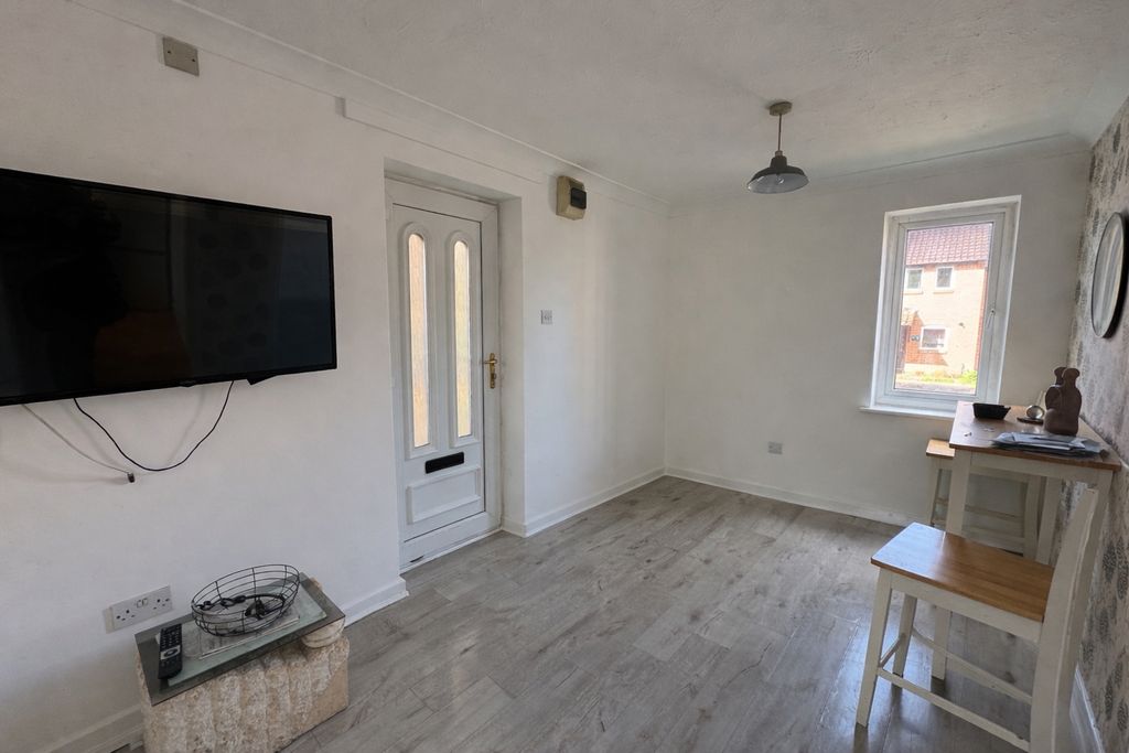 Property photo 3 of 9 Living Room