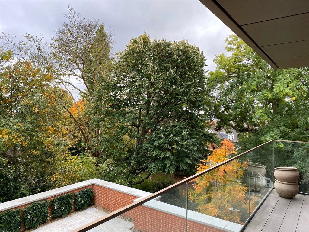 Property photo 2 of 14 Terrace