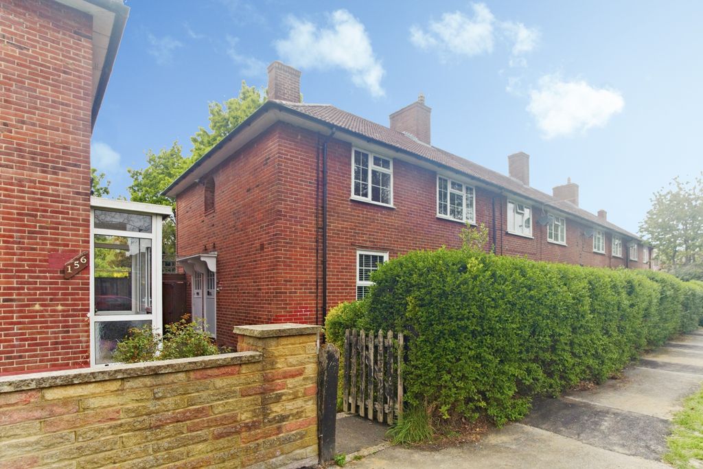 Property photo 2 of 20