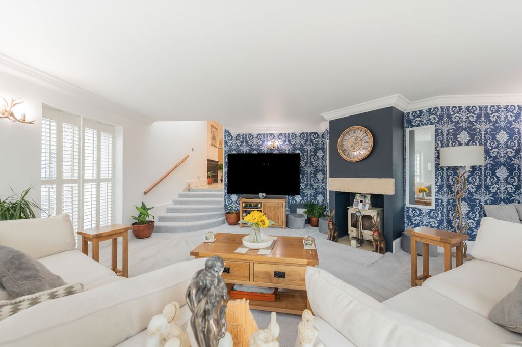 Property photo 1 of 49