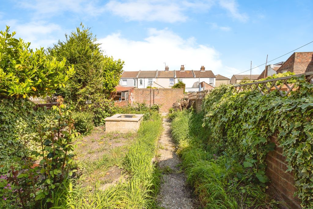 Property photo 3 of 13