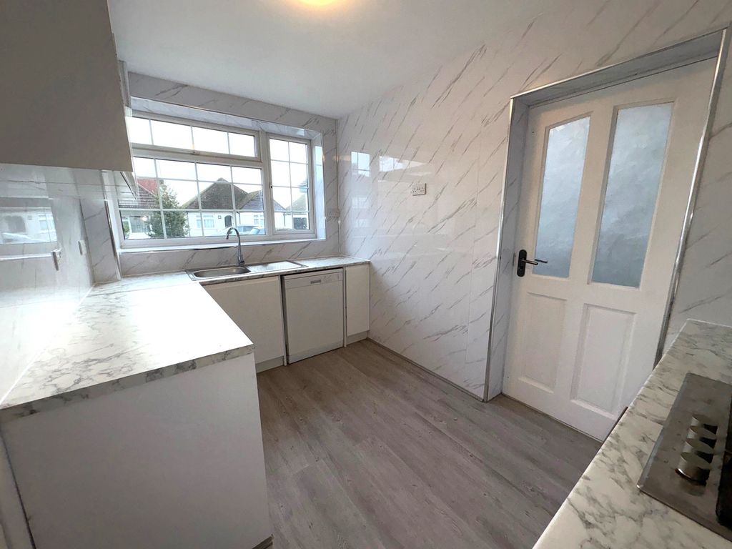 Property photo 3 of 12 30Abeechkitchen