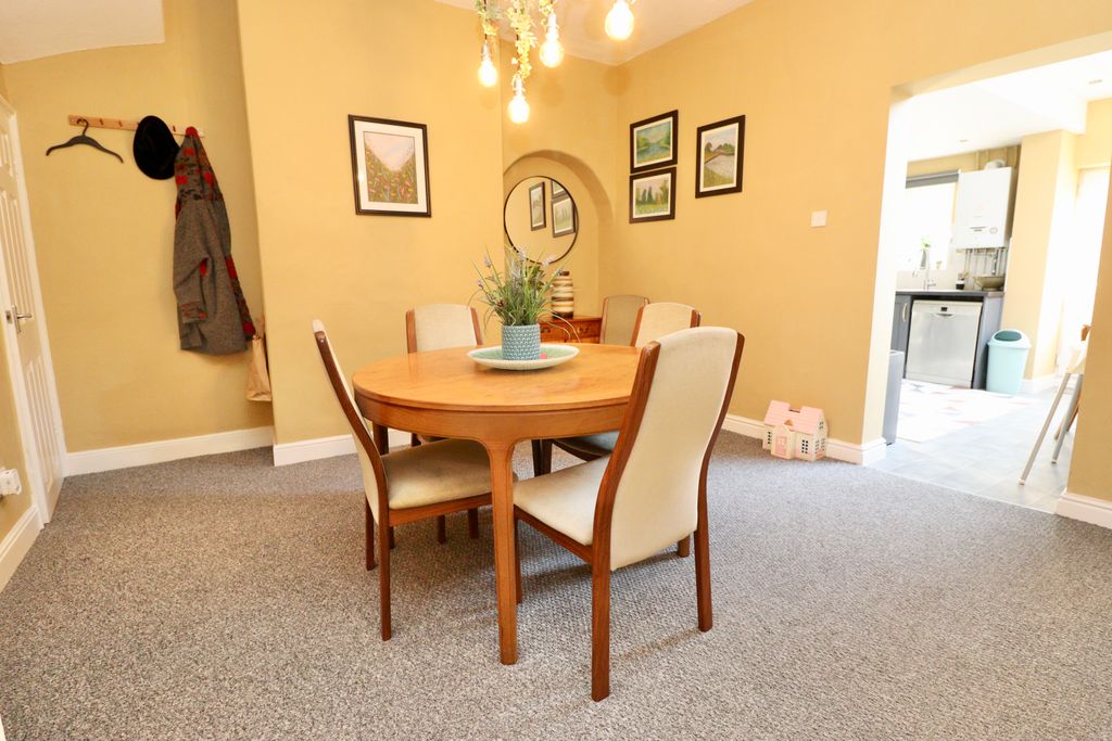 Property photo 3 of 14 Img_1140