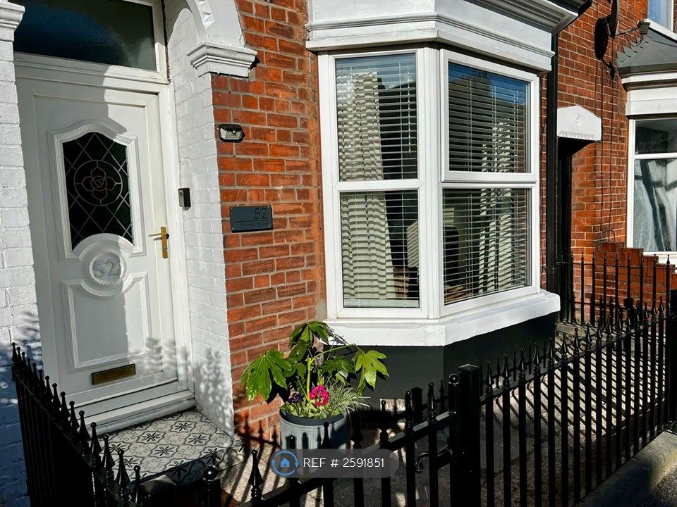 Property photo 2 of 20