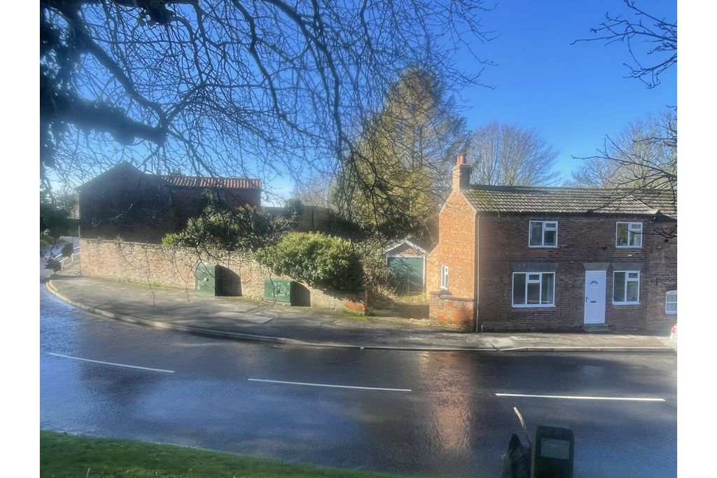 Property photo 1 of 16 Cottage Garden