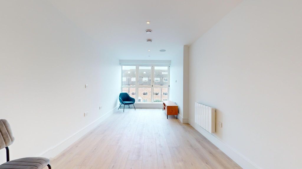 Property photo 1 of 14 Bedroom