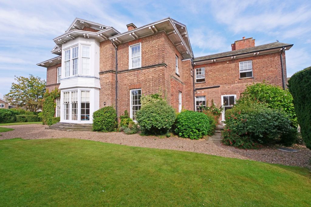 Property photo 1 of 26