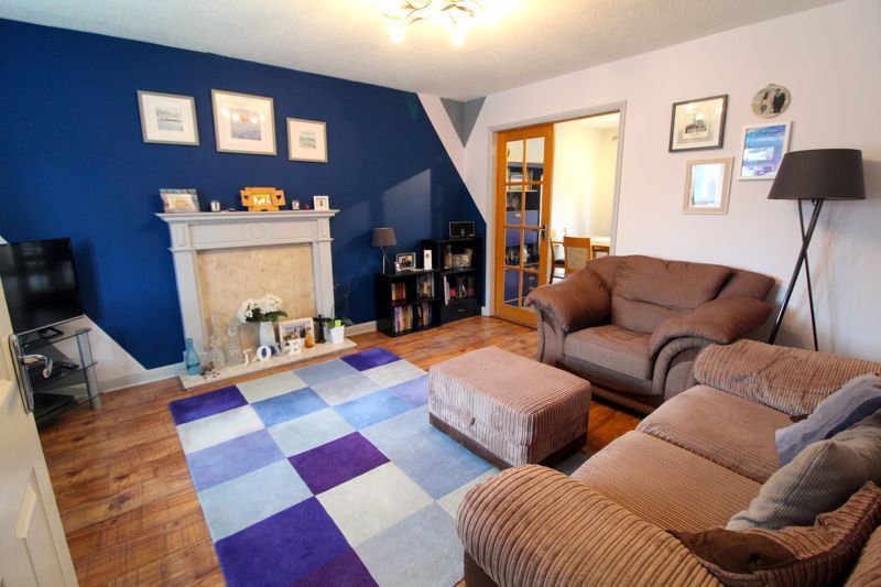 Property photo 1 of 9 Living Room