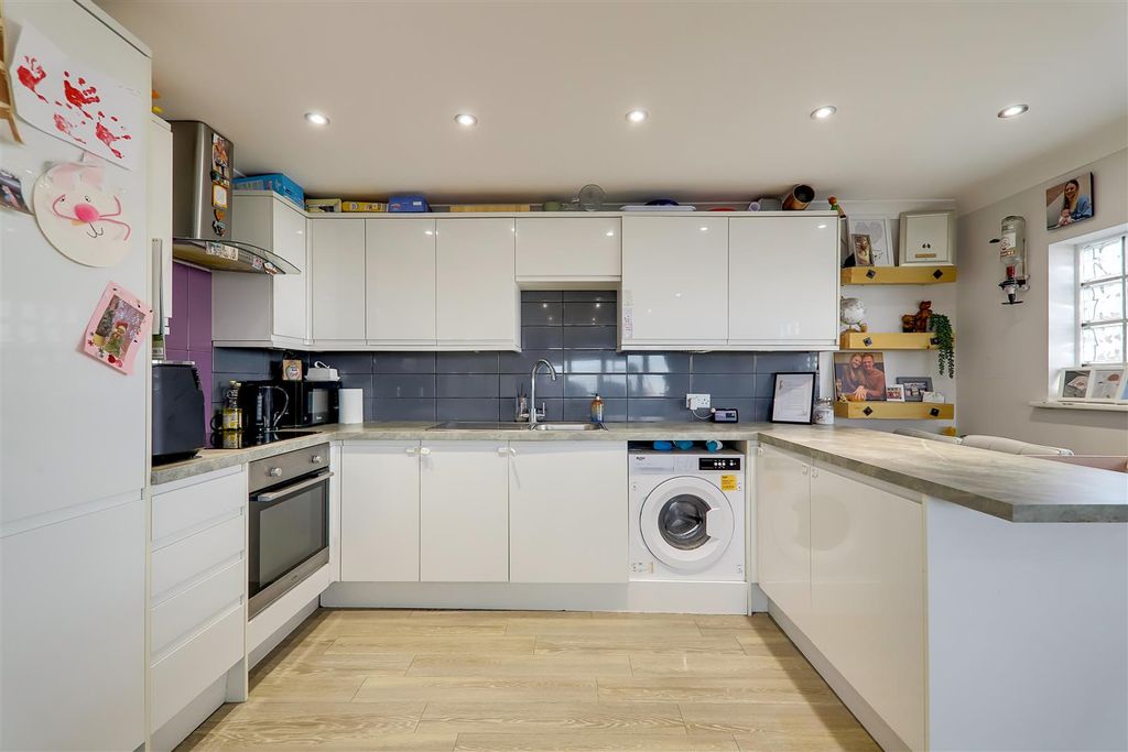 Property photo 3 of 10 Img_6535-Img_6537.Jpg