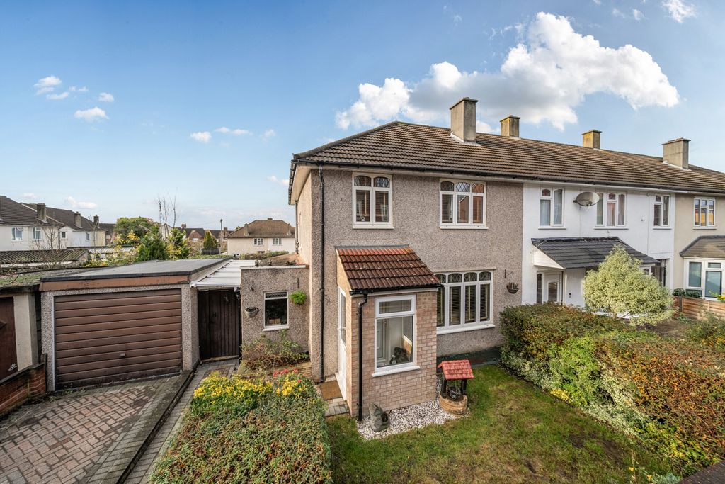 Property photo 1 of 17 External