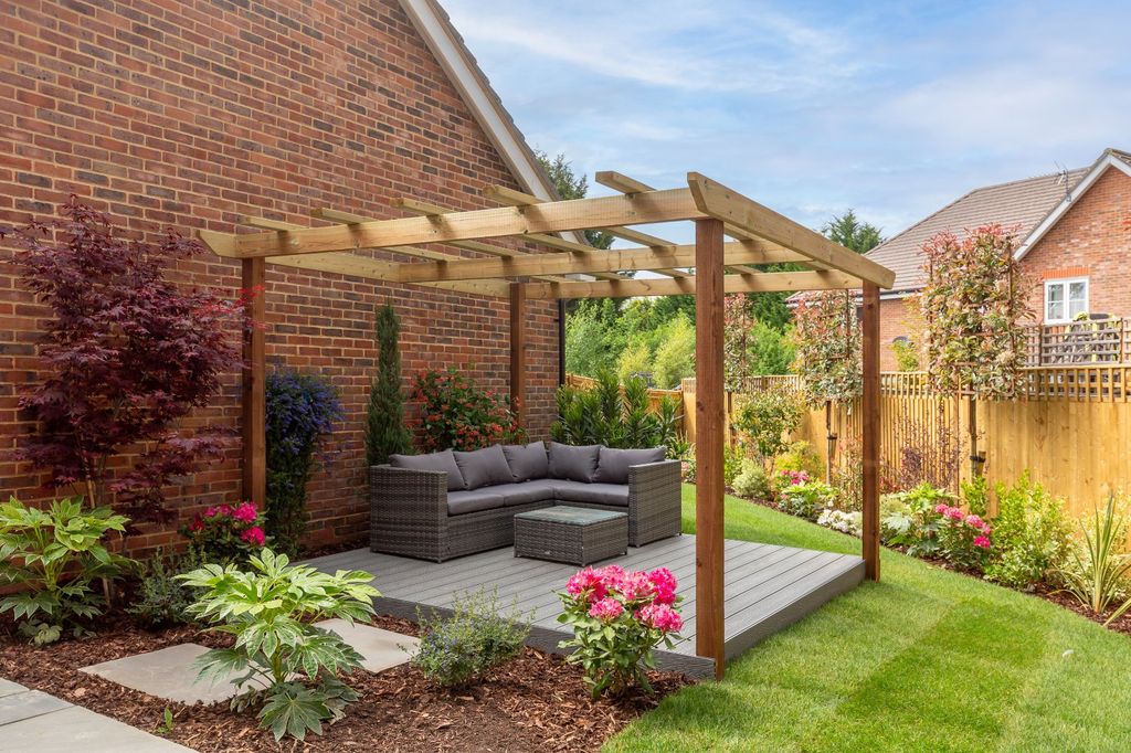 Property photo 2 of 9 Show Home Garden