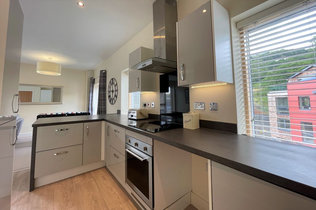 Property photo 2 of 10 Kitchen