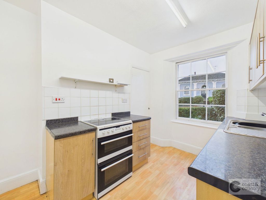 Property photo 3 of 32