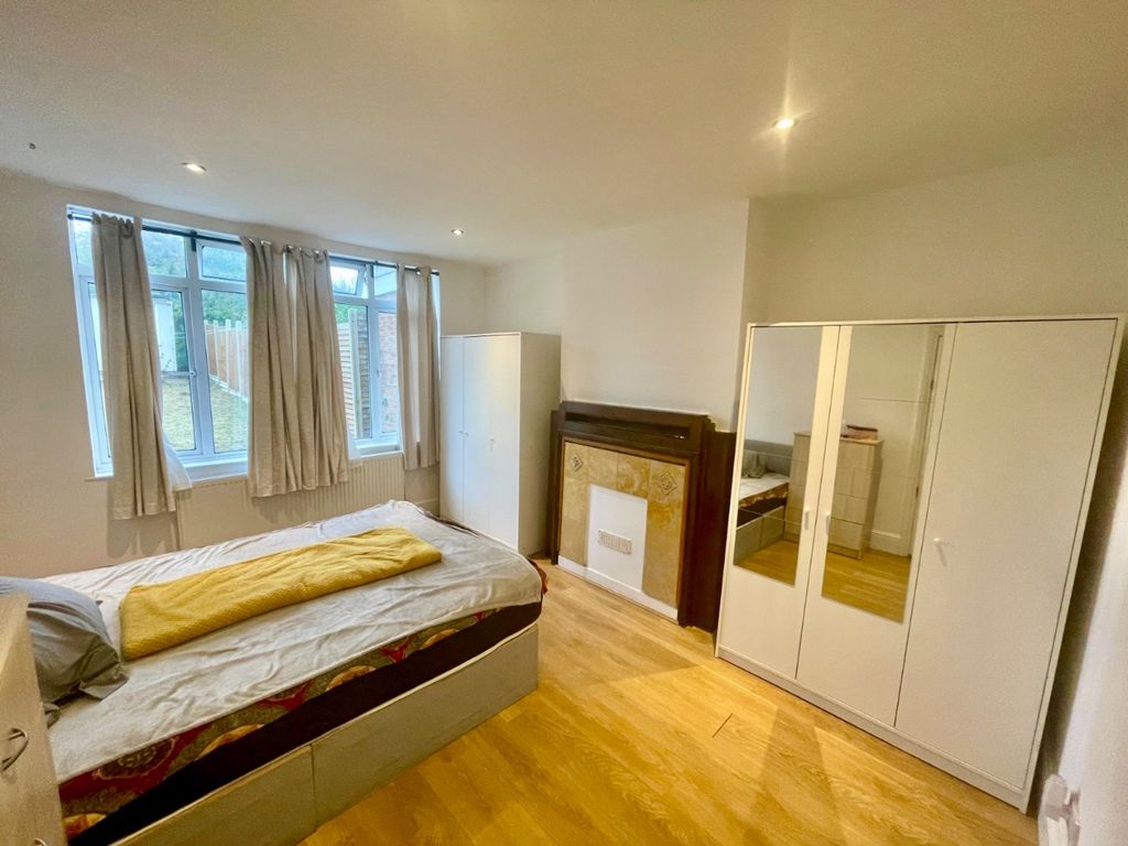 Property photo 3 of 6 5164902