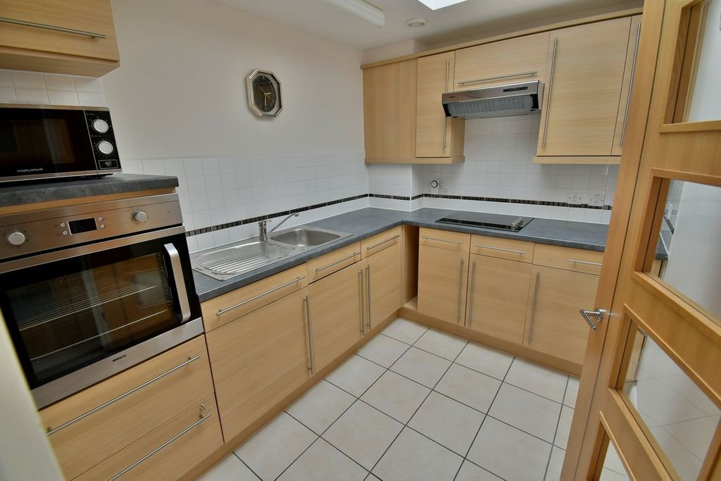 Property photo 3 of 14