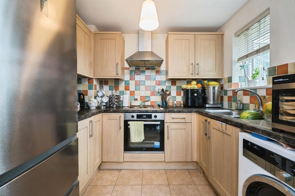 Property photo 2 of 13