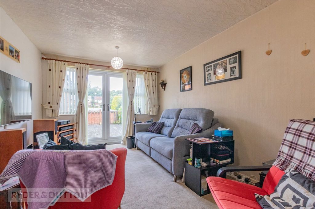 Property photo 2 of 23 Lounge