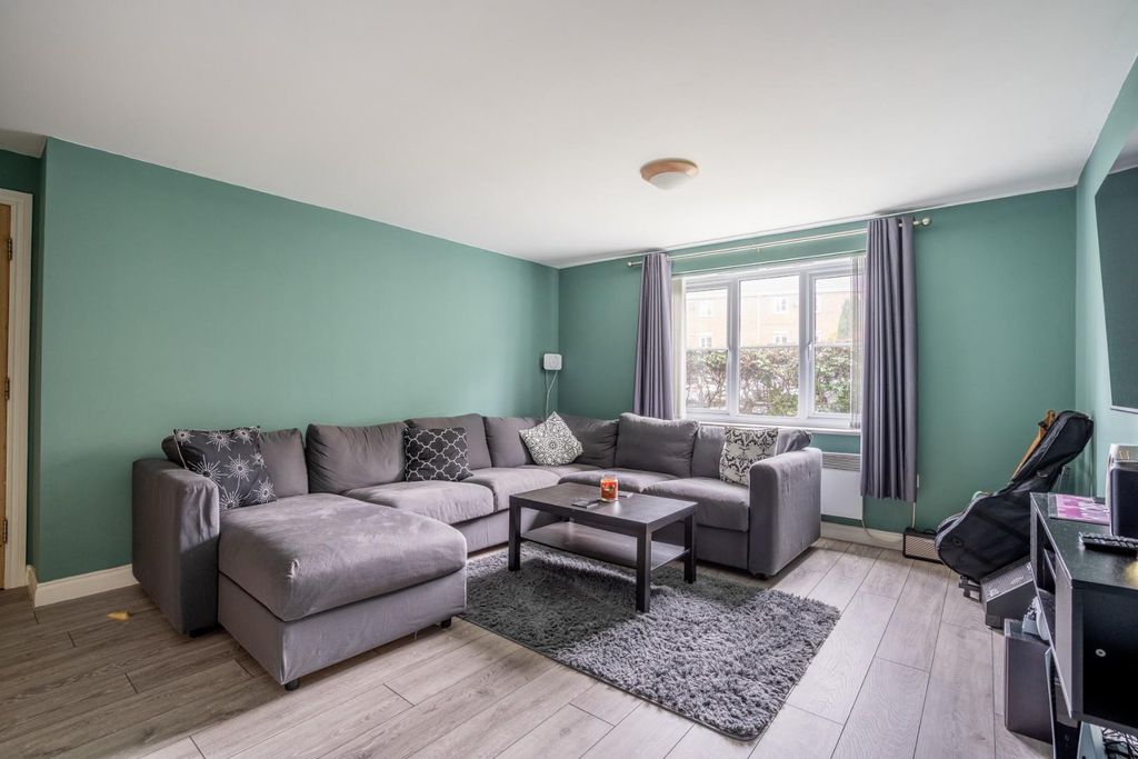 Property photo 2 of 10 Ph-2.Jpg