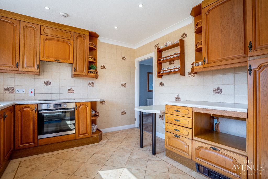 Property photo 3 of 15 5252795
