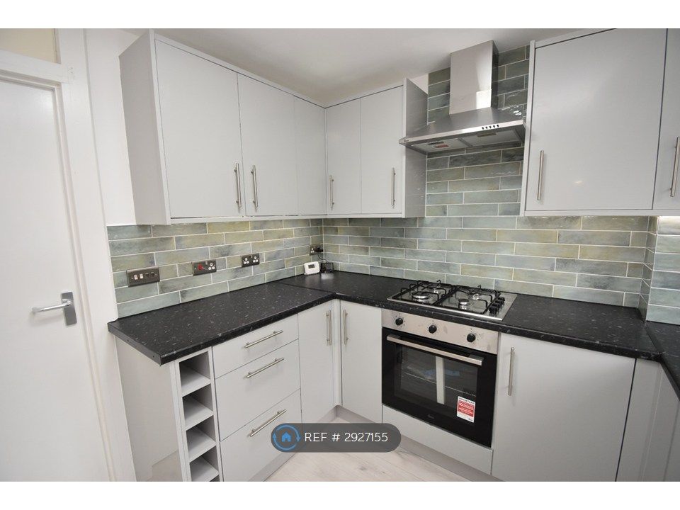 Property photo 3 of 15 Kitchen