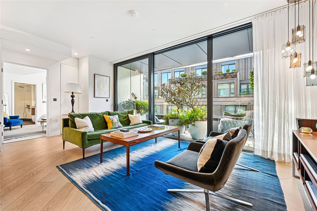 Property photo 3 of 18 Reception Room