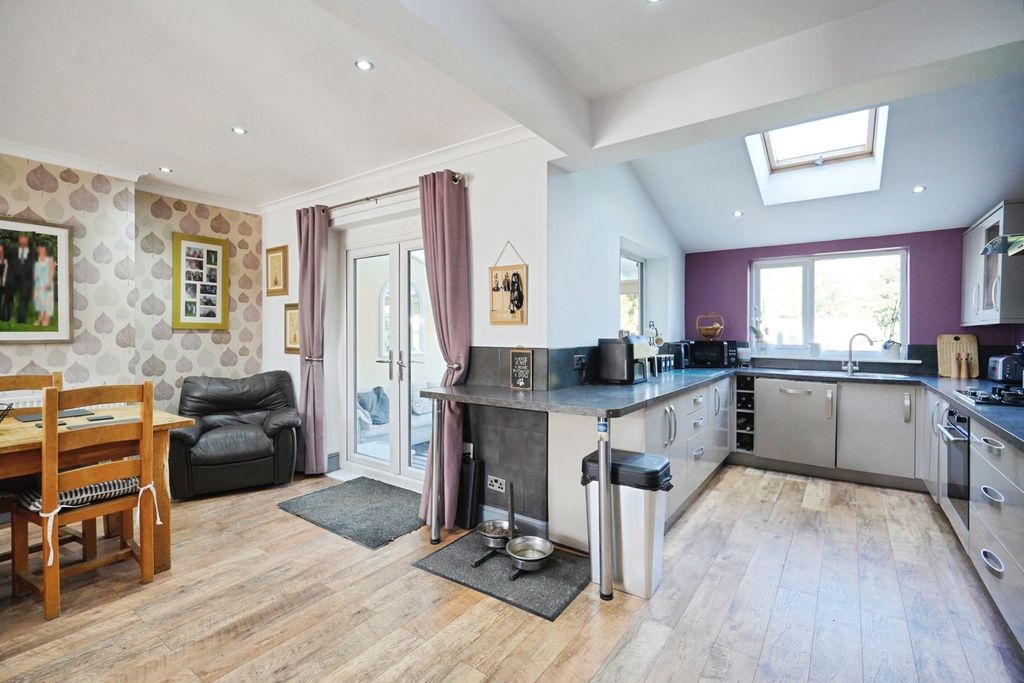Property photo 1 of 23 Pbox-Img.Jpg