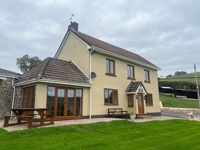 Property photo 1 of 23