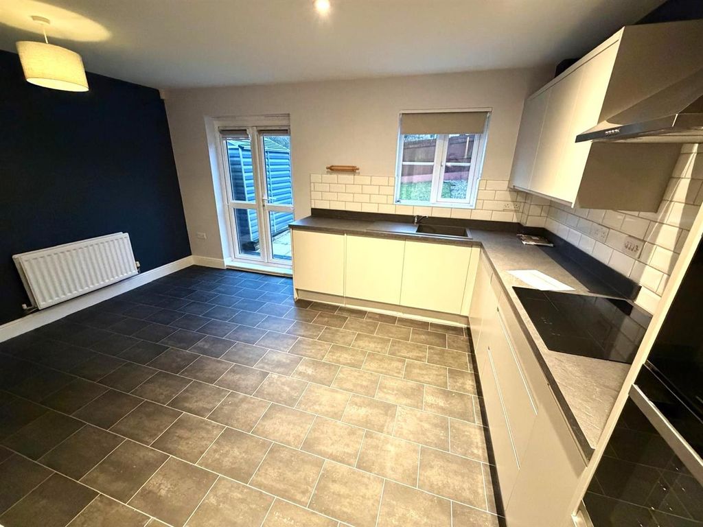 Property photo 2 of 12 Img-20251205-Wa0010.Jpg