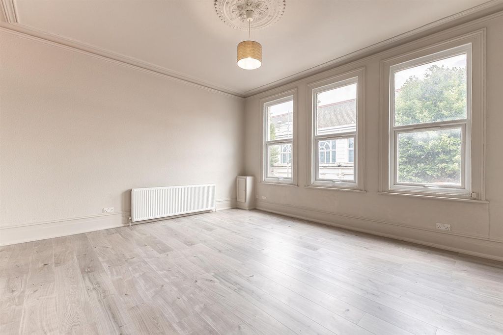 Property photo 2 of 16 _E2A0047-Hdr.Jpg