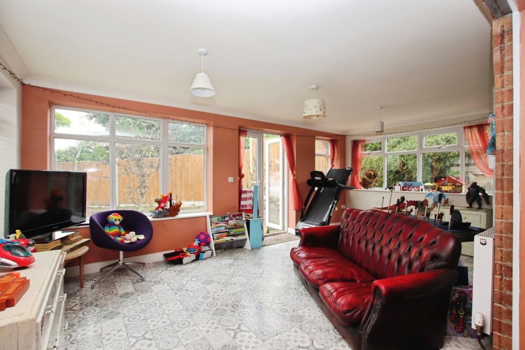 Property photo 3 of 23 4296193