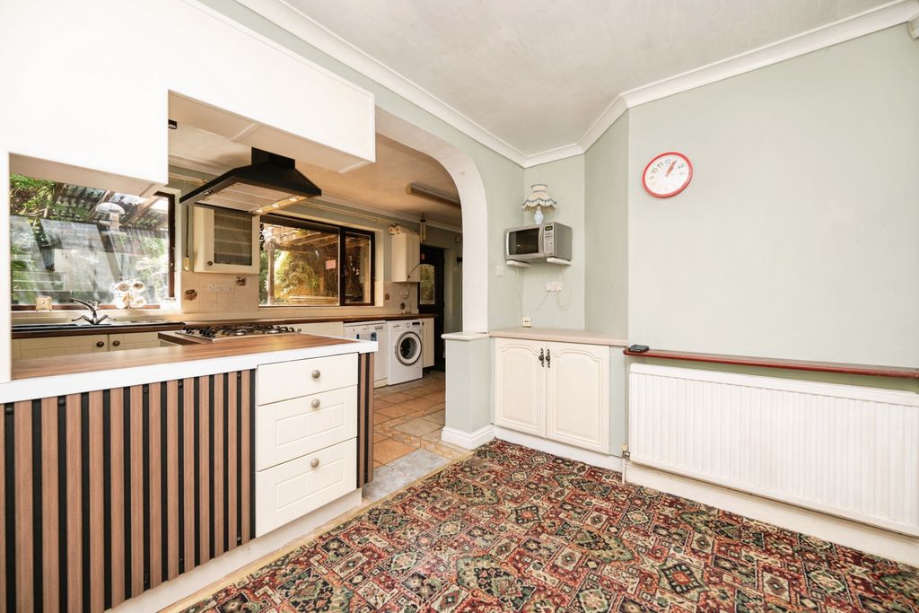 Property photo 3 of 23 Kitchen/Dining Room