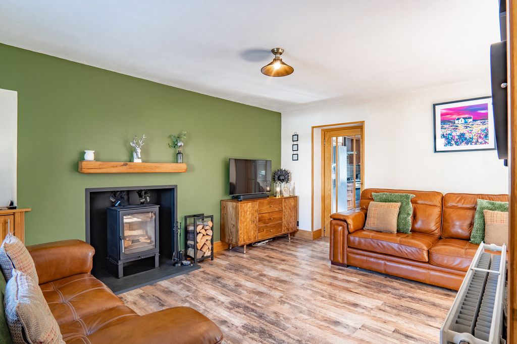 Property photo 2 of 38