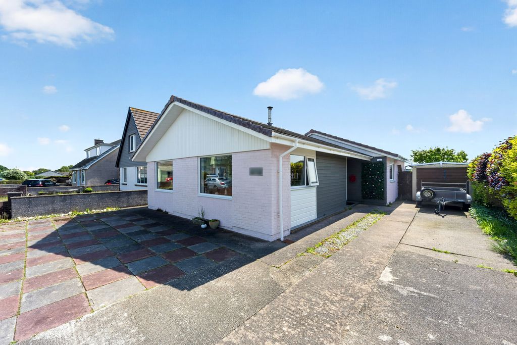 Property photo 1 of 19 Outside