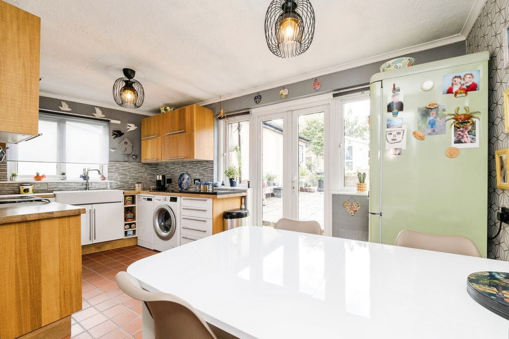 Property photo 3 of 20 Pbox-Img.Jpg