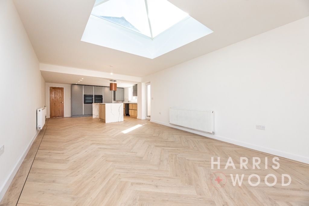 Property photo 3 of 28 4054673