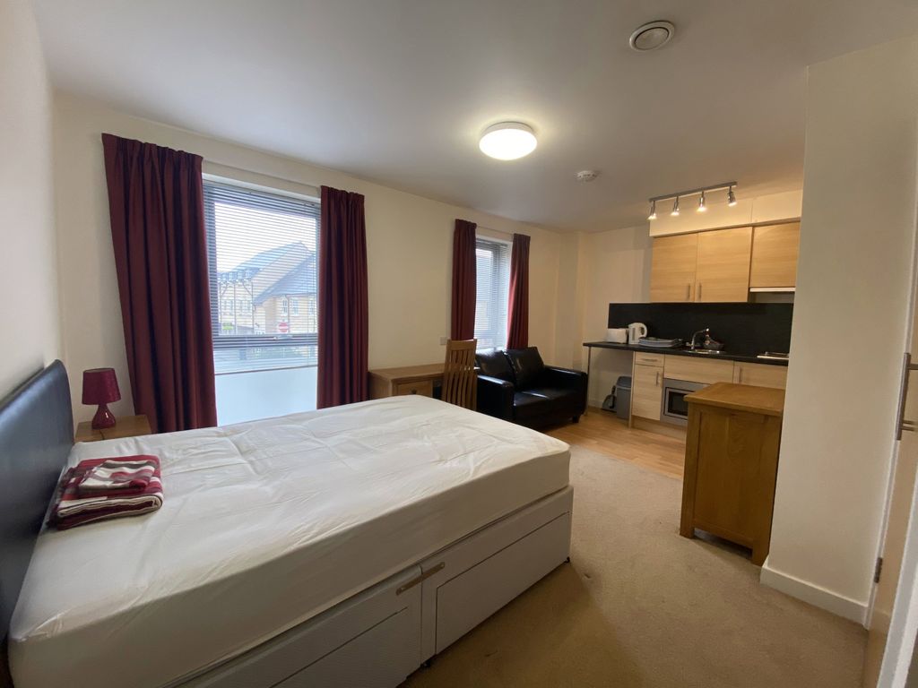 Property photo 2 of 12 Studio Area